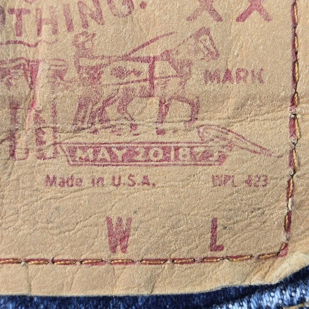 Levis Jeans Mens 24x30 Blue Straight‎ Regular Vintage Made In USA Medium Wash